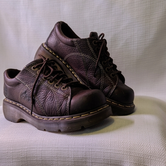 SOLD! Vintage Y2K Daisy Dr. Marten Oxfords - Picture 7 of 15